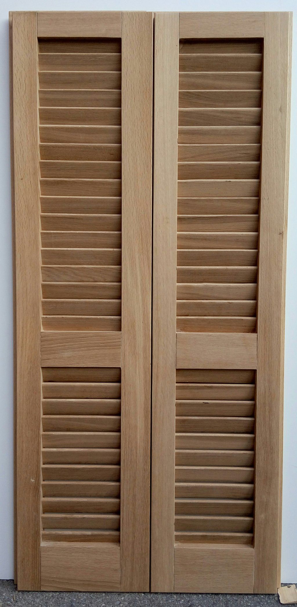 Persiana a 2 ante, lamelle fisse, in legno di rovere 3