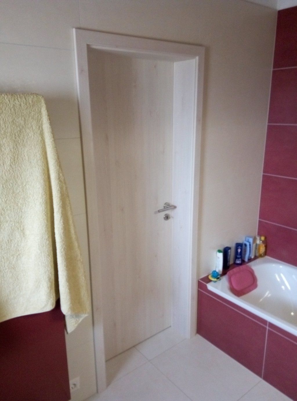 Porta interna LEBO, finitura laminato CPL premium pin polaire aland, maniglie in acciaio inox 2