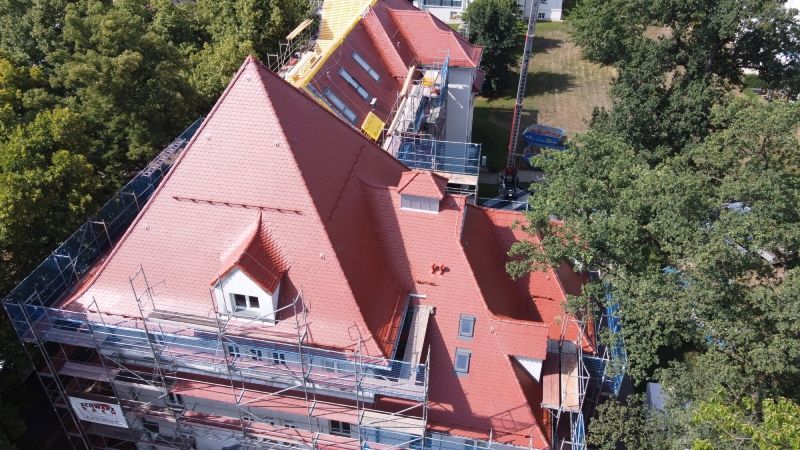 Dach, Arbeit von Schwarz Dach