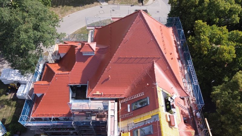 Dach, Arbeit von Schwarz Dach