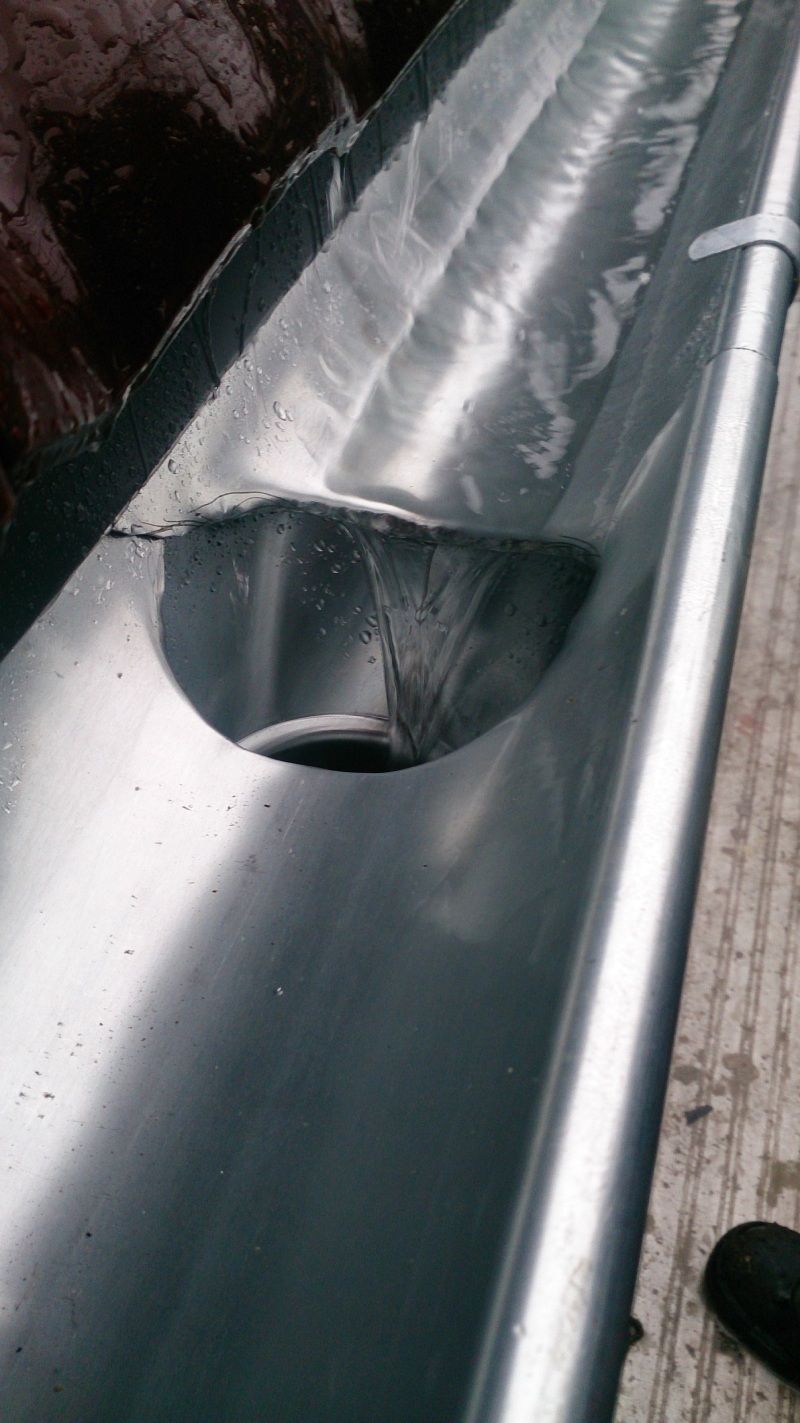 Rinne, Foto von Schwarz Dach