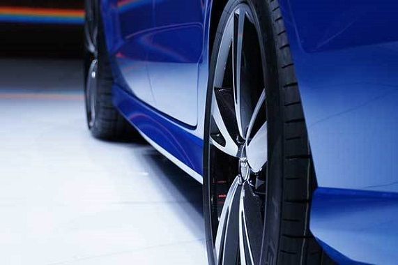 Blauer Audi
