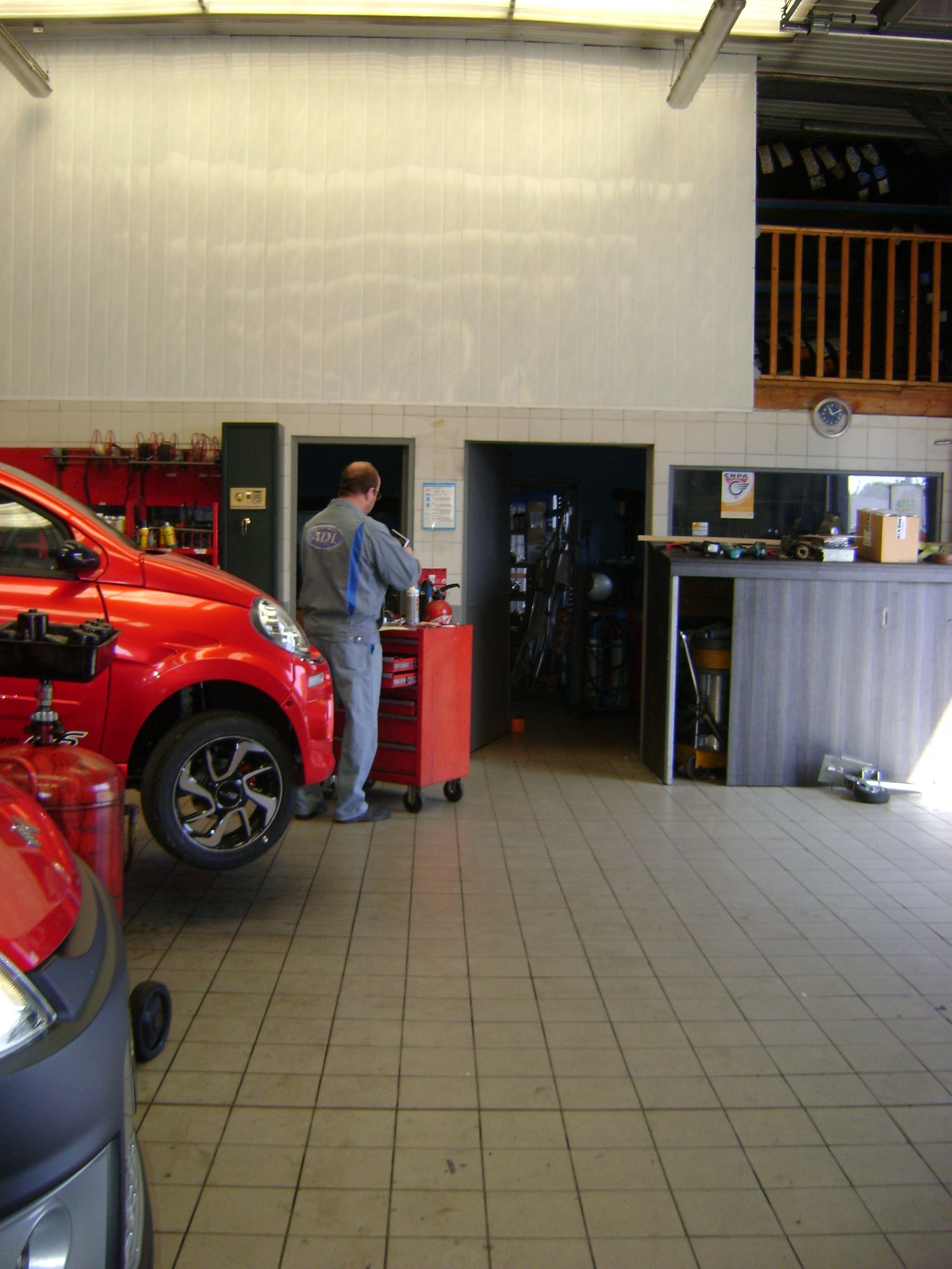 Une voiture sans carrosserie