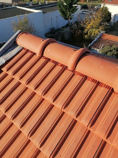 Faîtage d'un toit nouvellement rénové