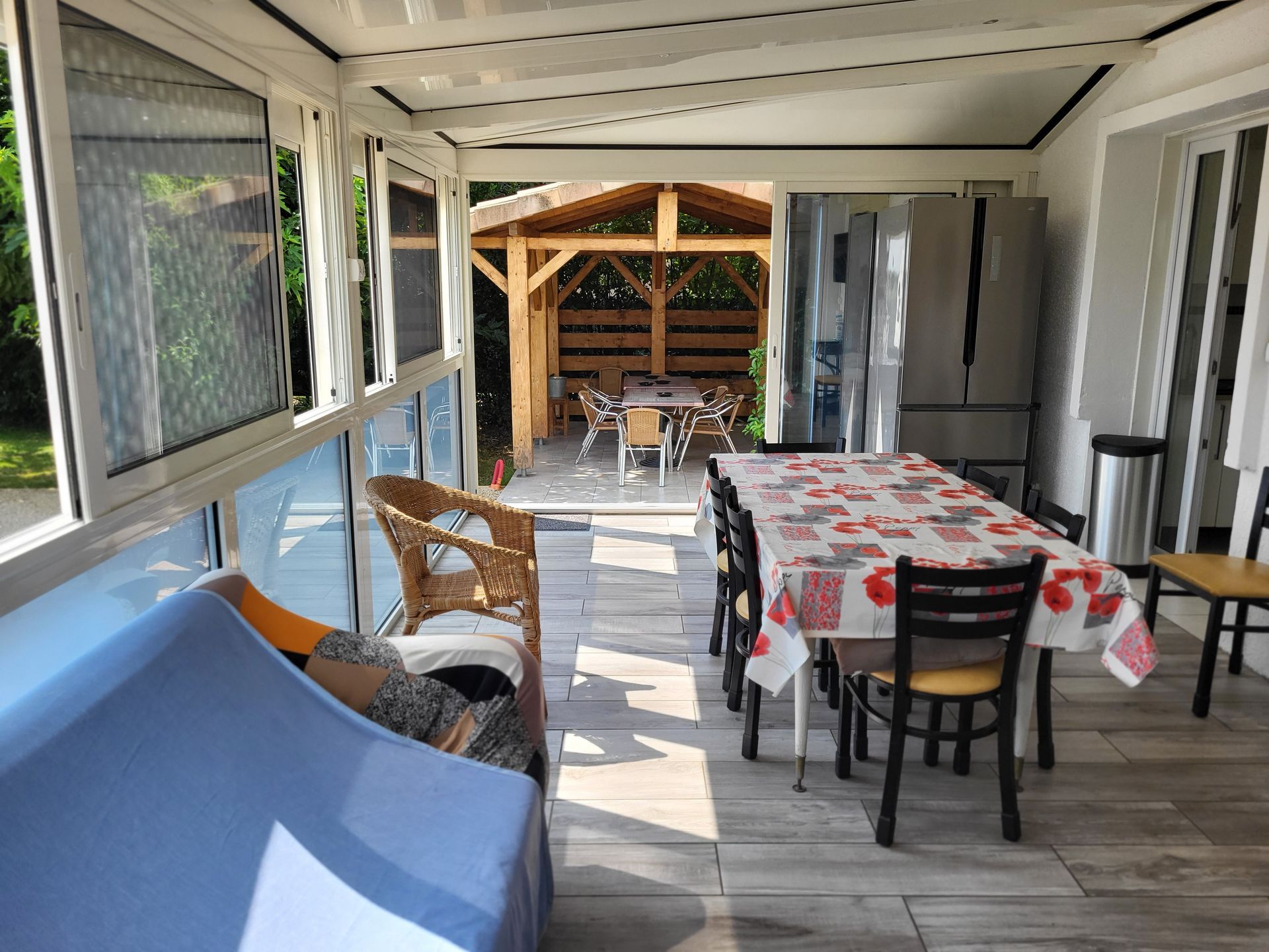 Salle de séjour ensoleillée