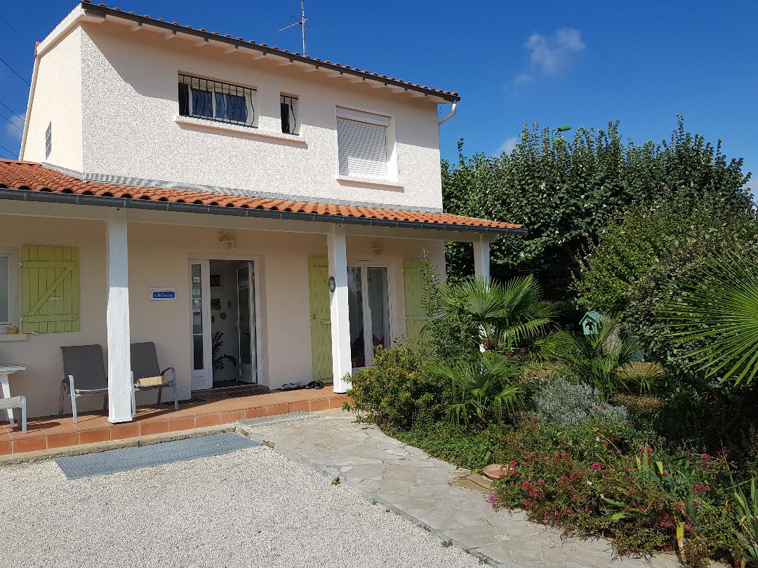 Devanture maison chambre d'hôte