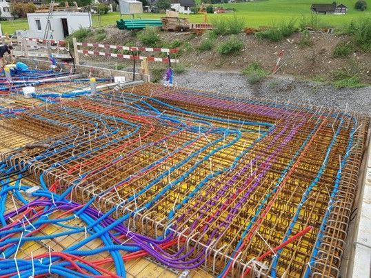 Elektroinstallation auf einer Baustelle, Elektro Odermatt AG