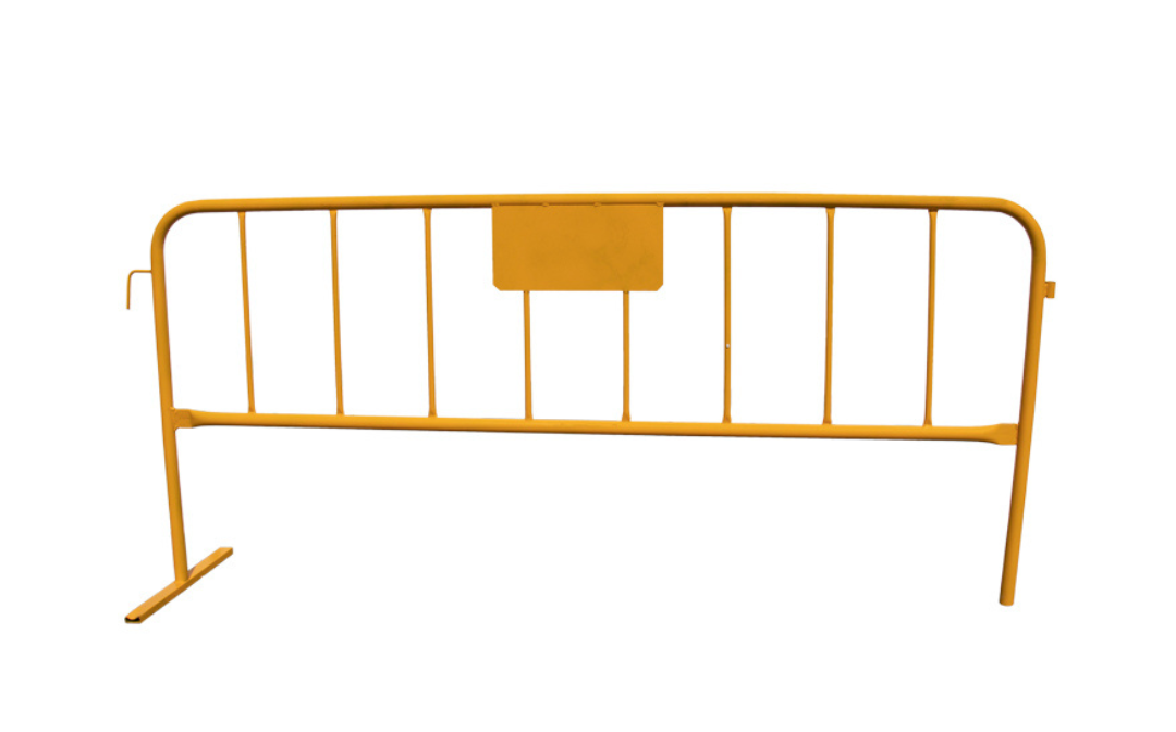 Barrera de metal amarillo.
