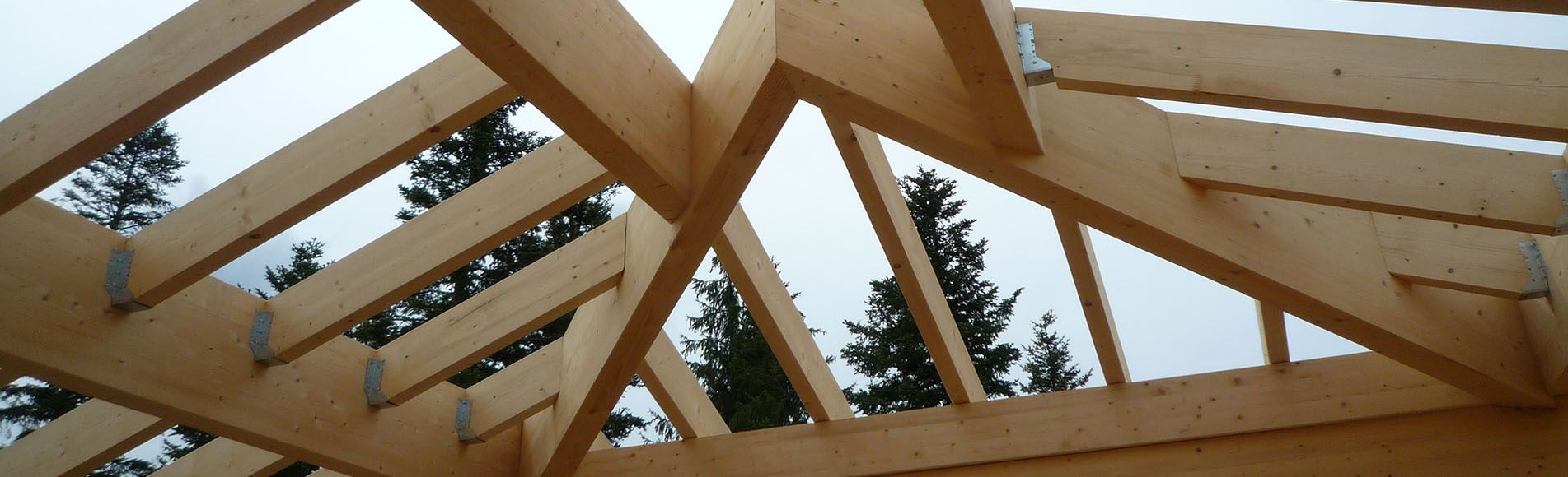 Charpente de toit en bois