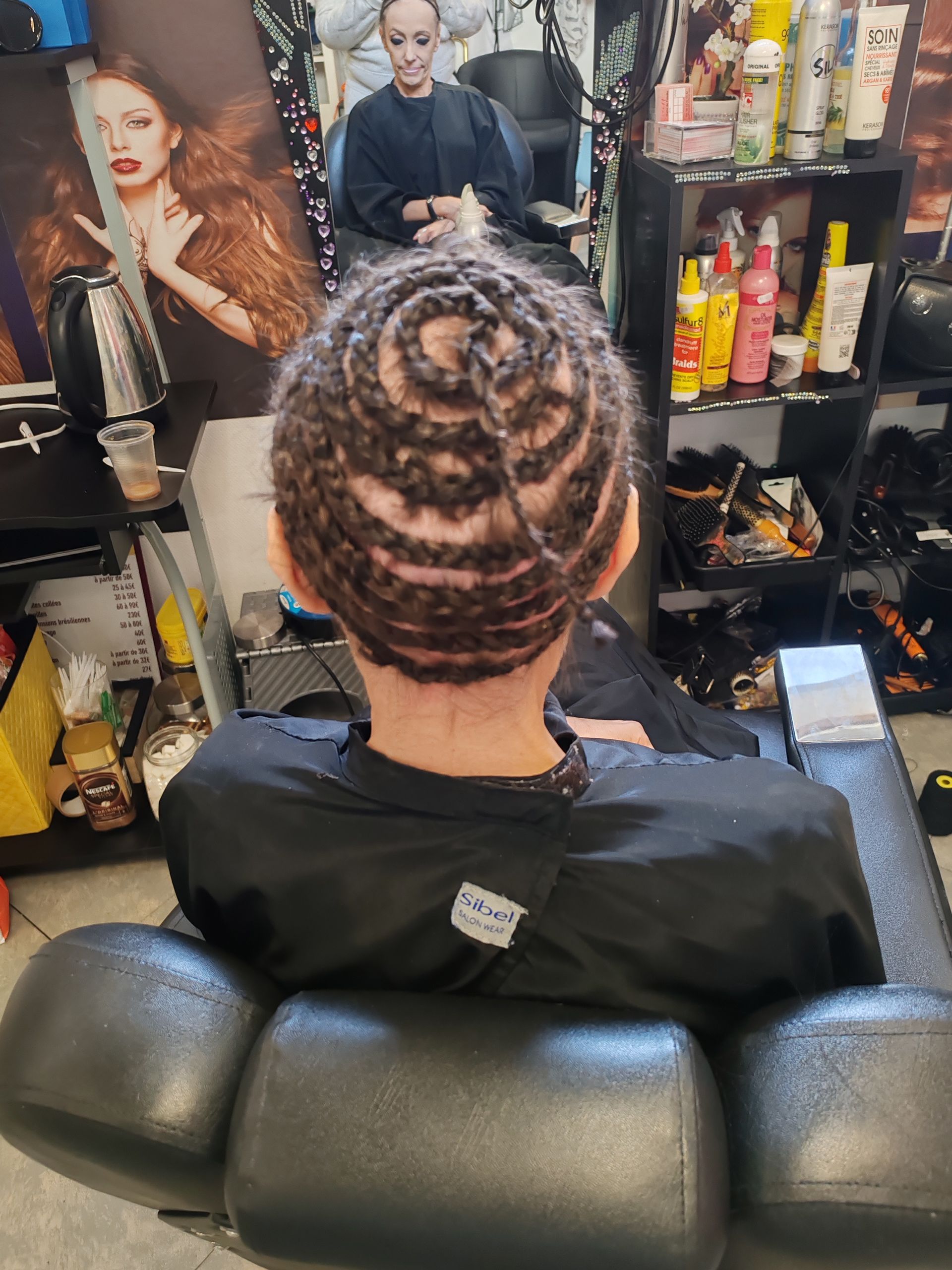 Tressage sur cheveux afros