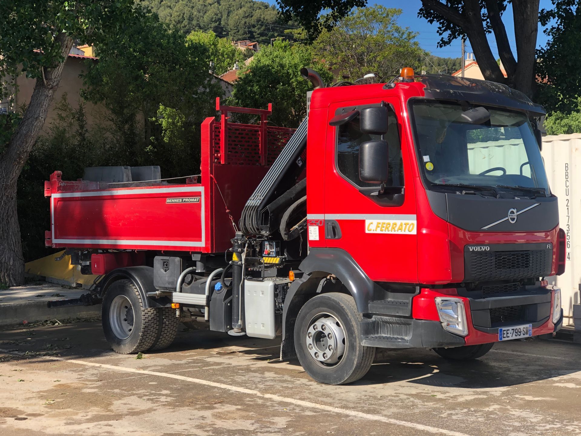 Camion 4x2 grue compact