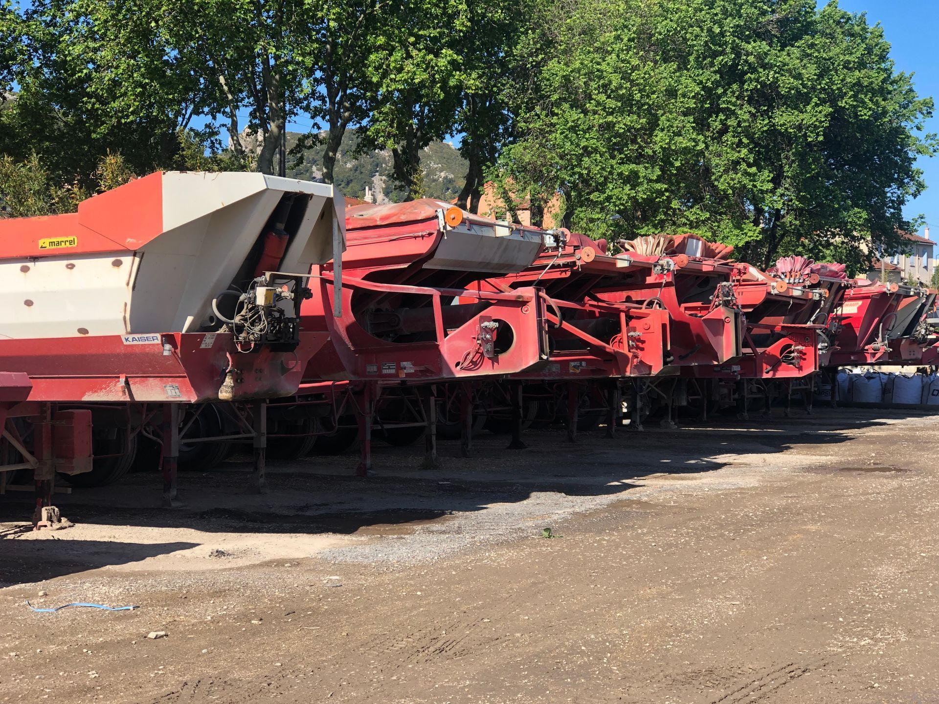 Remorques 2 essieux et poussoirs