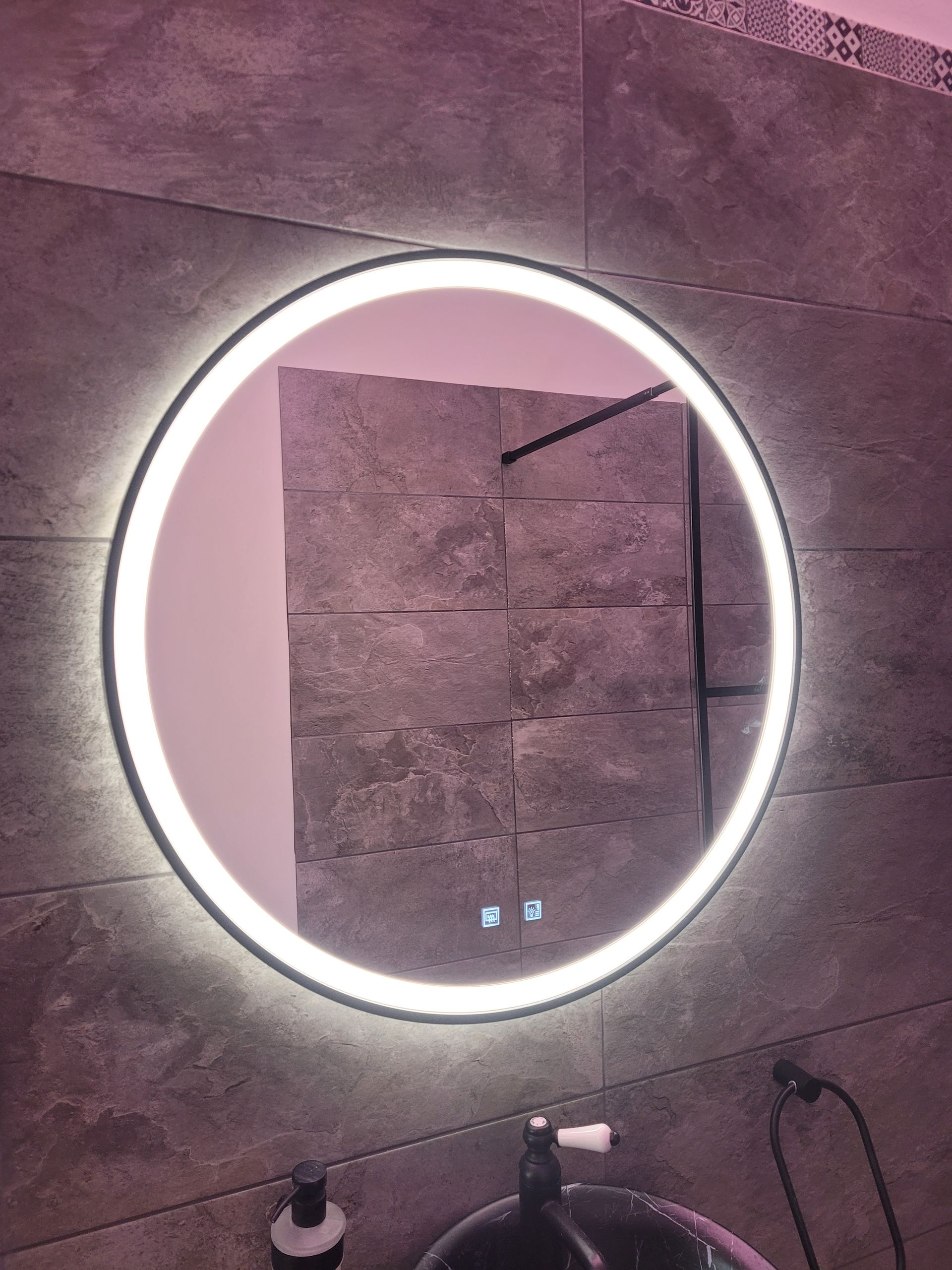 Installation de miroir connecté