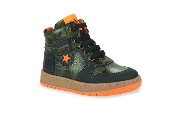 chaussures noires avec étoile