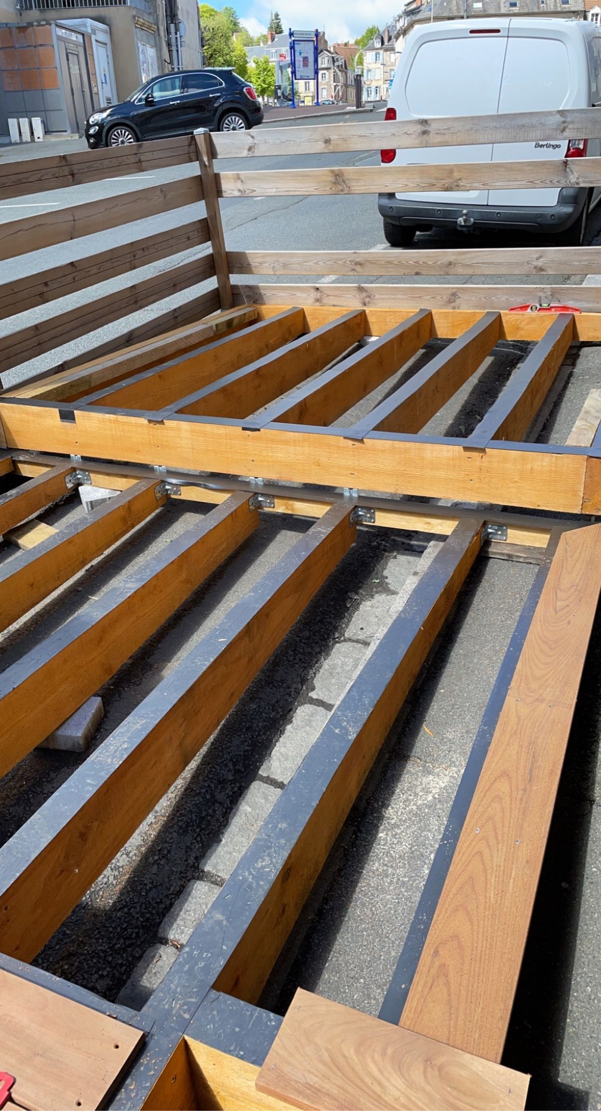 Création d'une terrasse en bois chez un professionnel