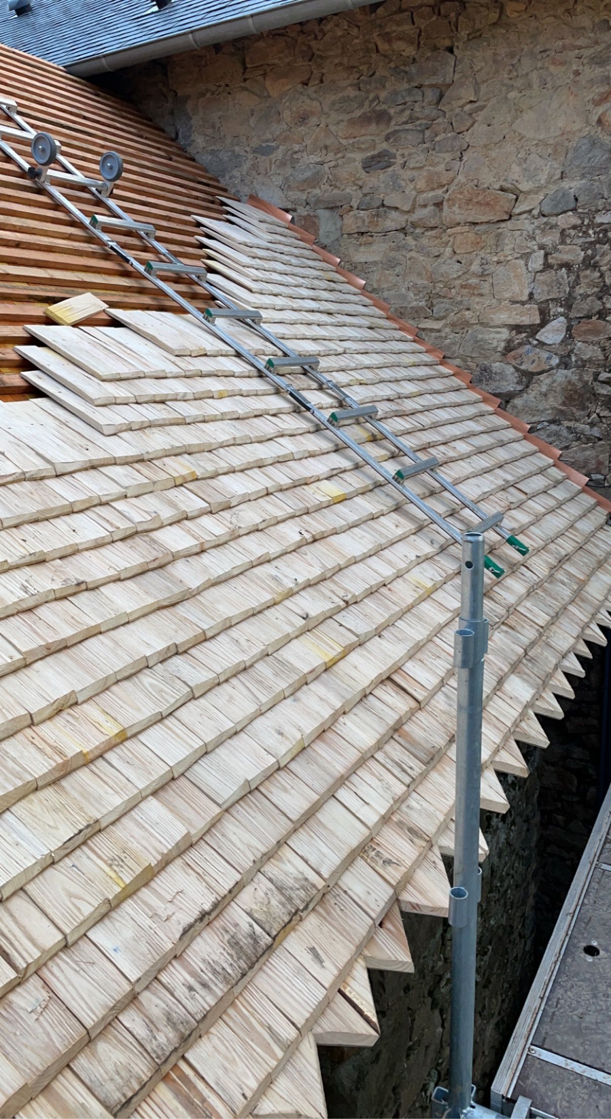 Photo d'une toiture en cours