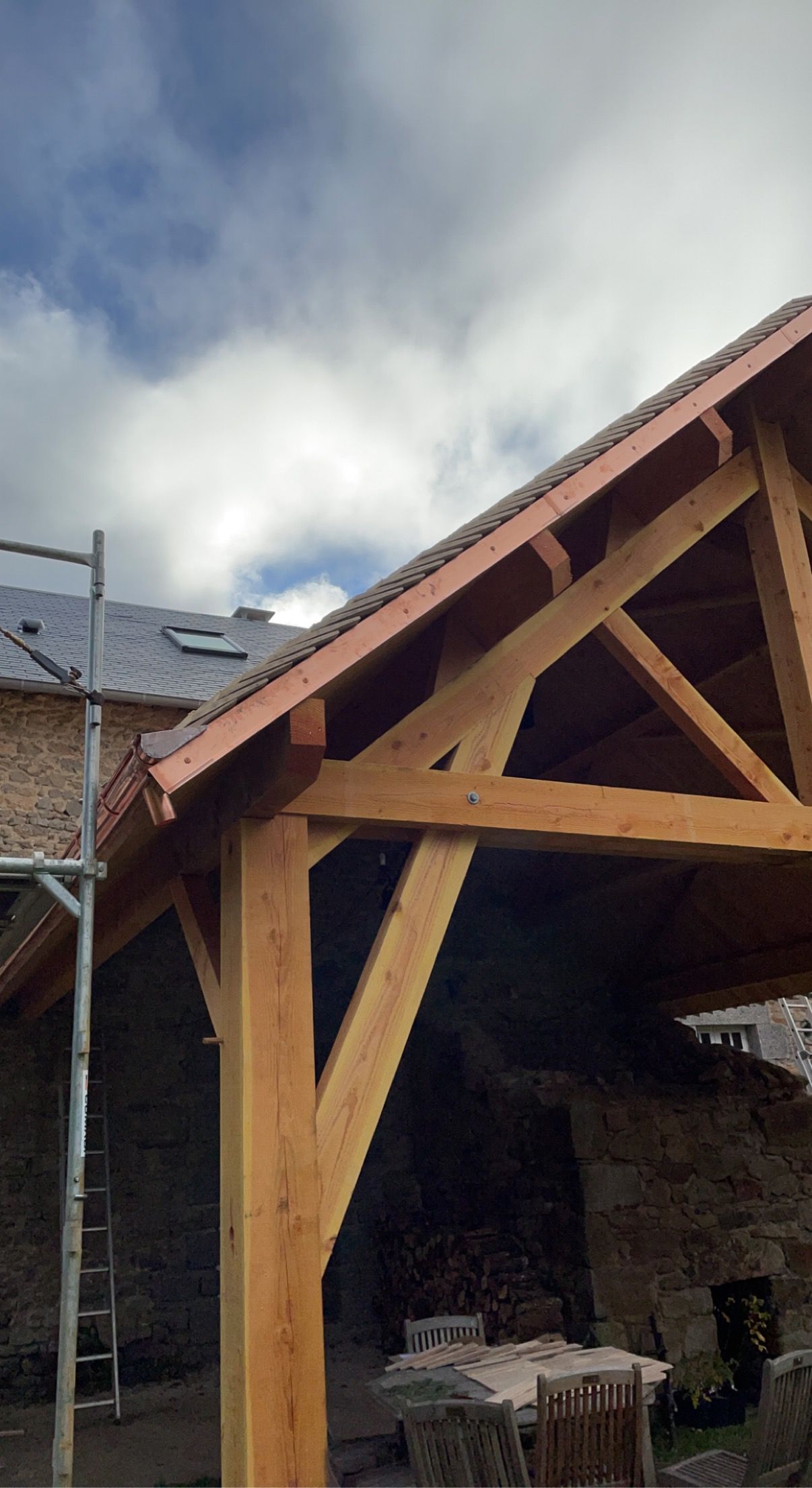 Photo d'une toiture et charpente