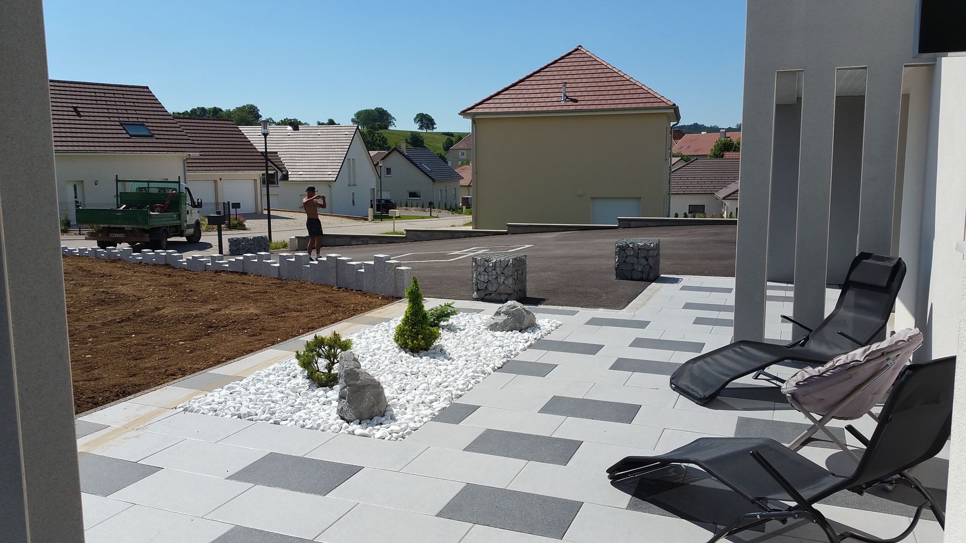 Photo d'une terrasse avec carrelage