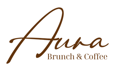 Logotipo de Aura Brunch & Coffee en letra cursiva marr&oacute;n sobre fondo claro