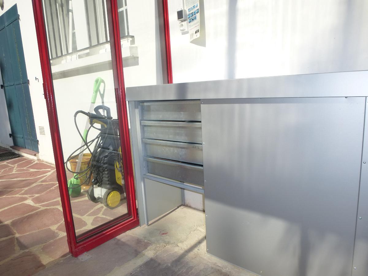 Fer Équipe à Ascain, meuble de rangement en métal