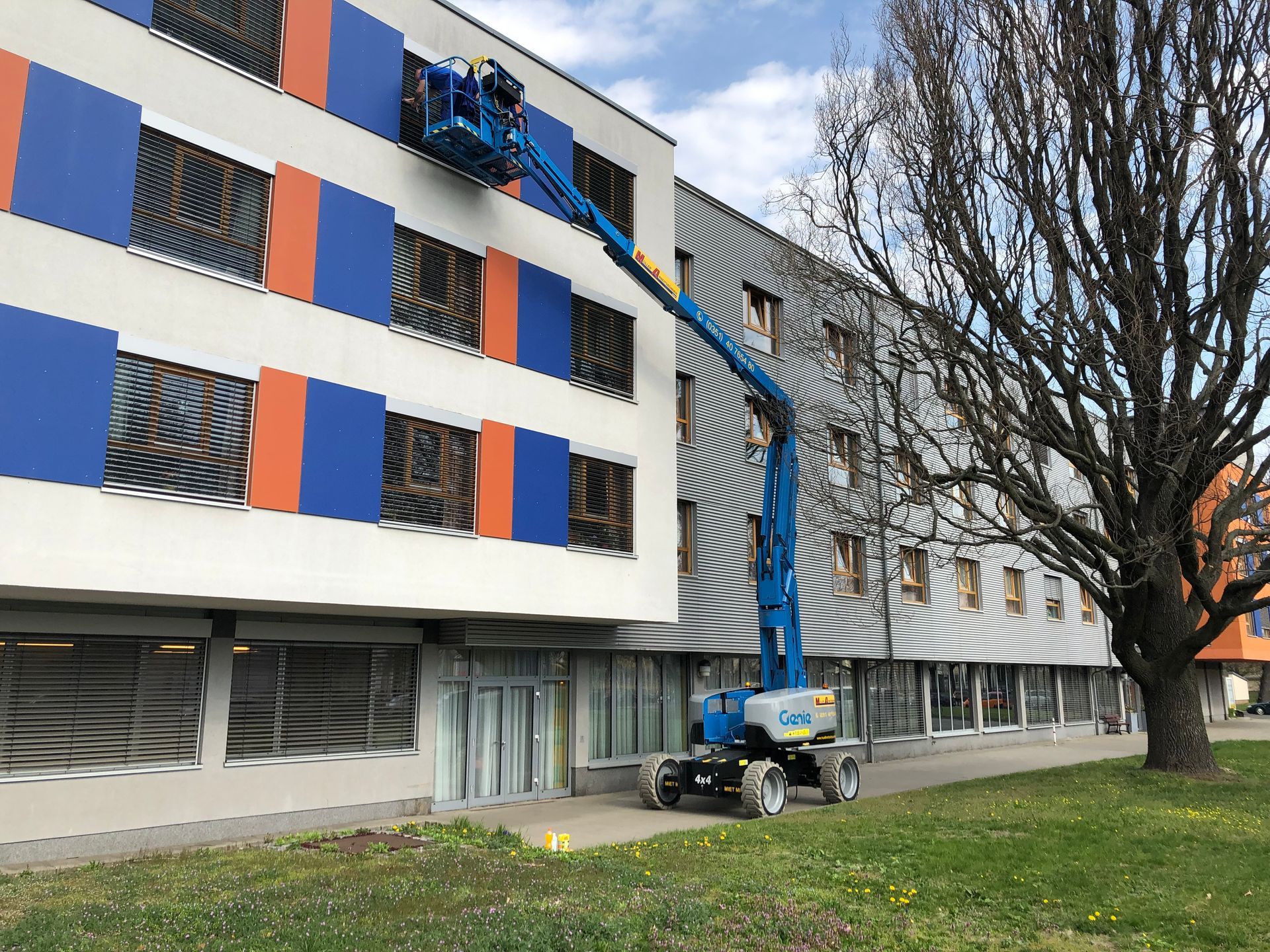 Müller Arbeitsbühnen Selbstfahrer Hybrid Allrad Z60