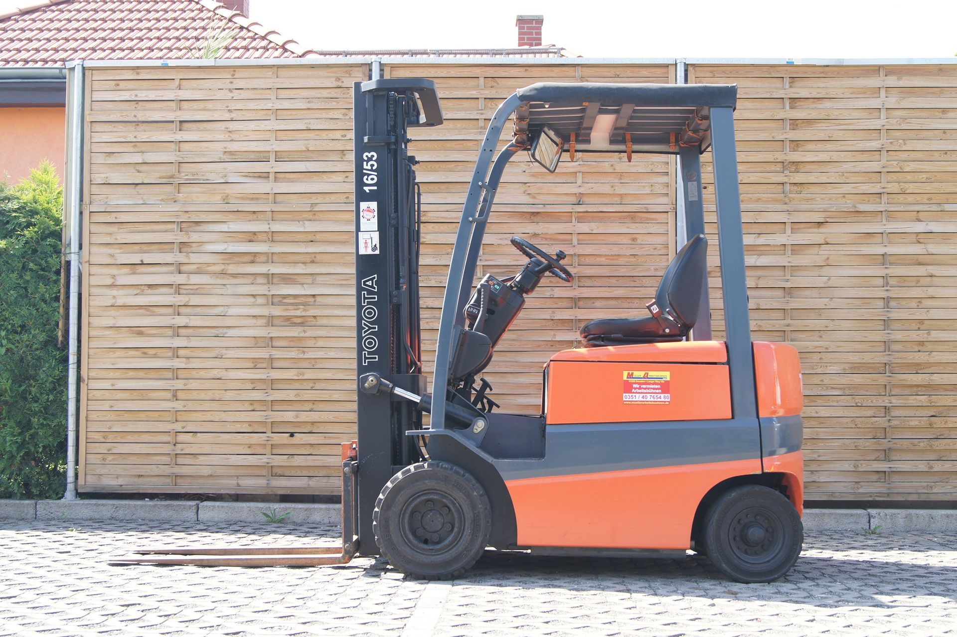 Müller Arbeitsbühnen Elektrostapler 1-6t