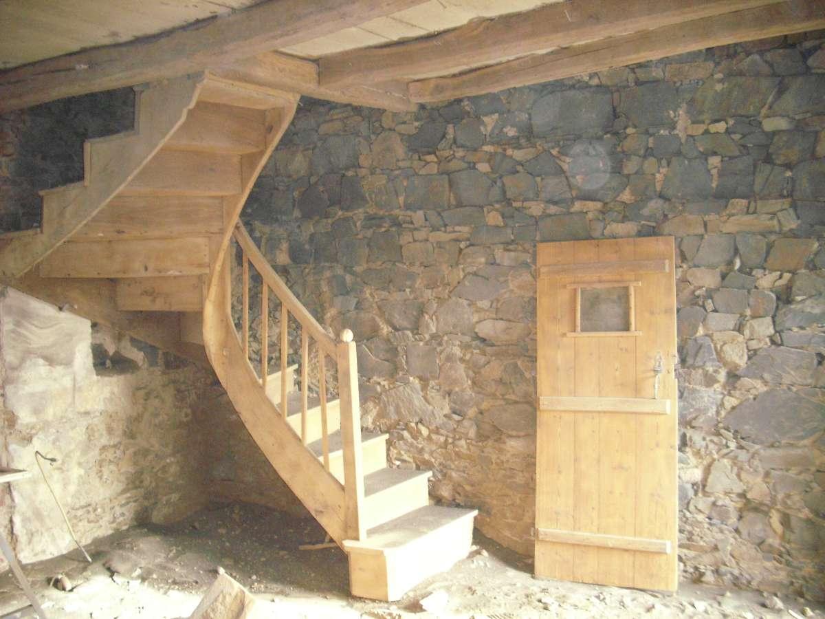 Sablage décapage poutres escalier en bois- Art Selebard -  Côtes d'Armor