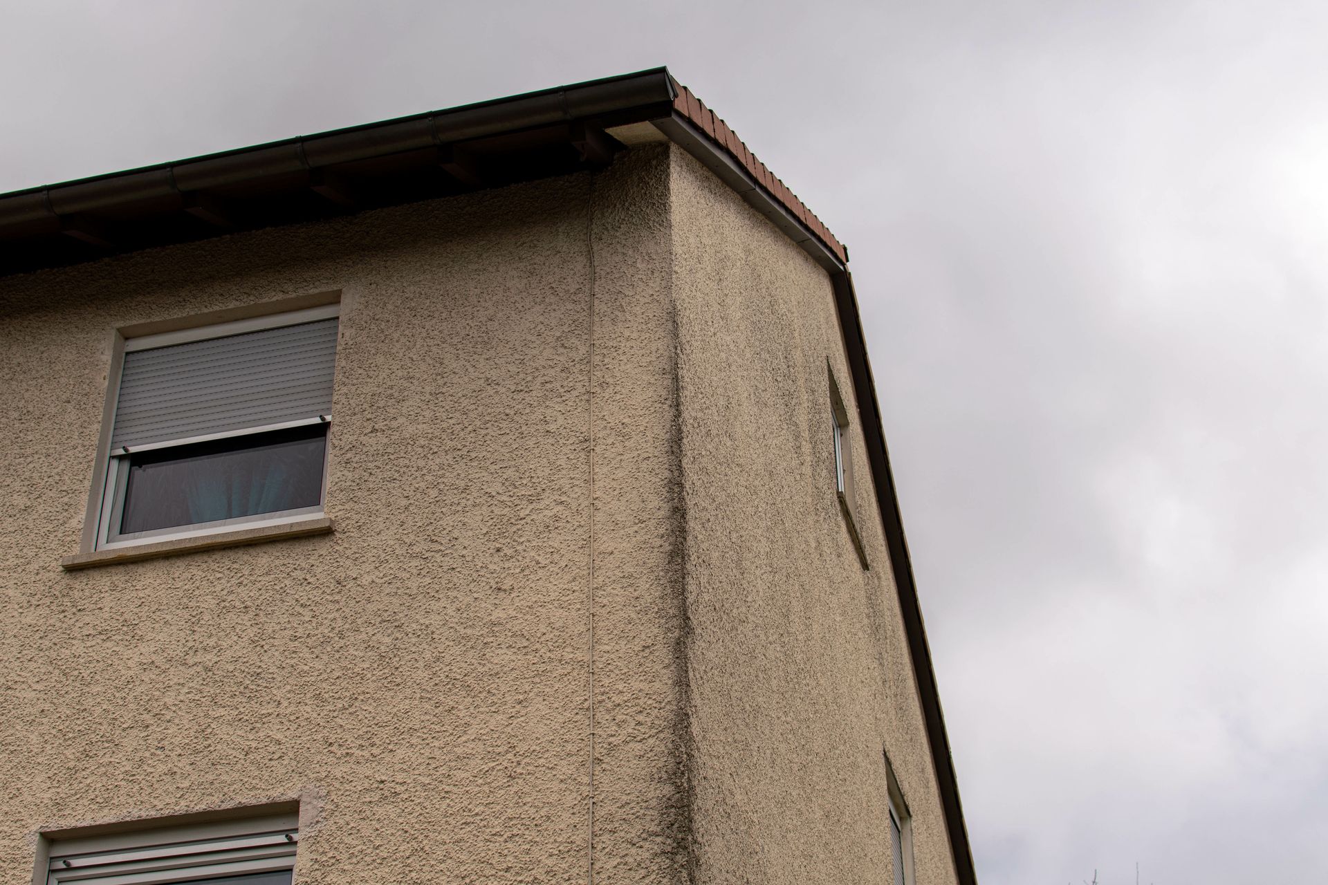 Façade sale d'une maison