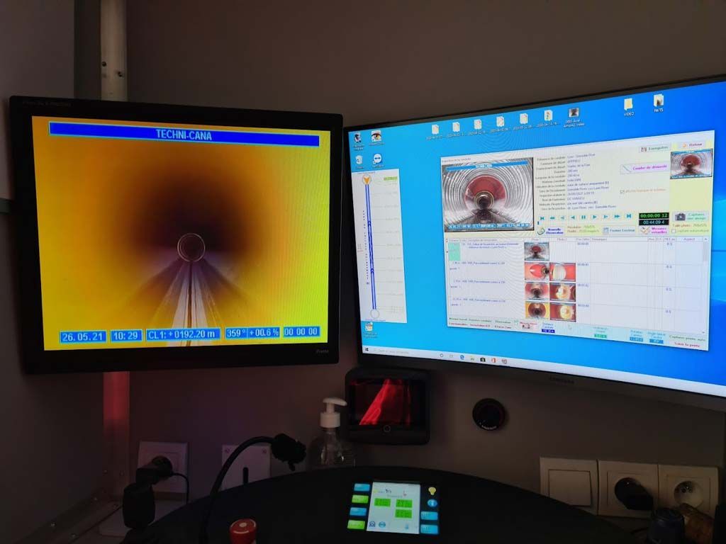 Ecrans avec logiciel de détection de fuite dans les canalisations