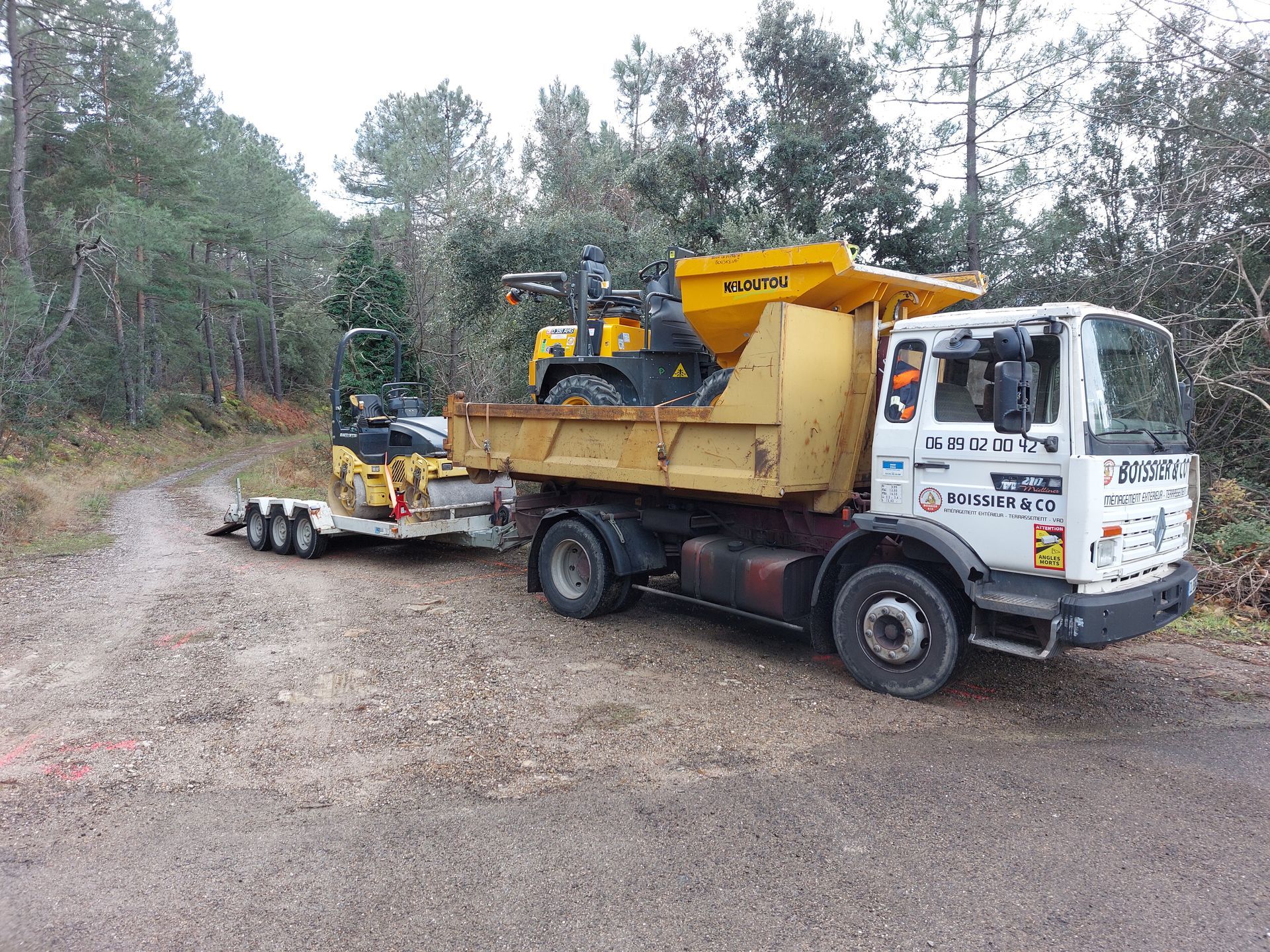 Un camion de chantier