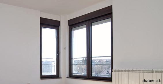 Fabrication et pose de fenêtres avec volets roulants intégrés