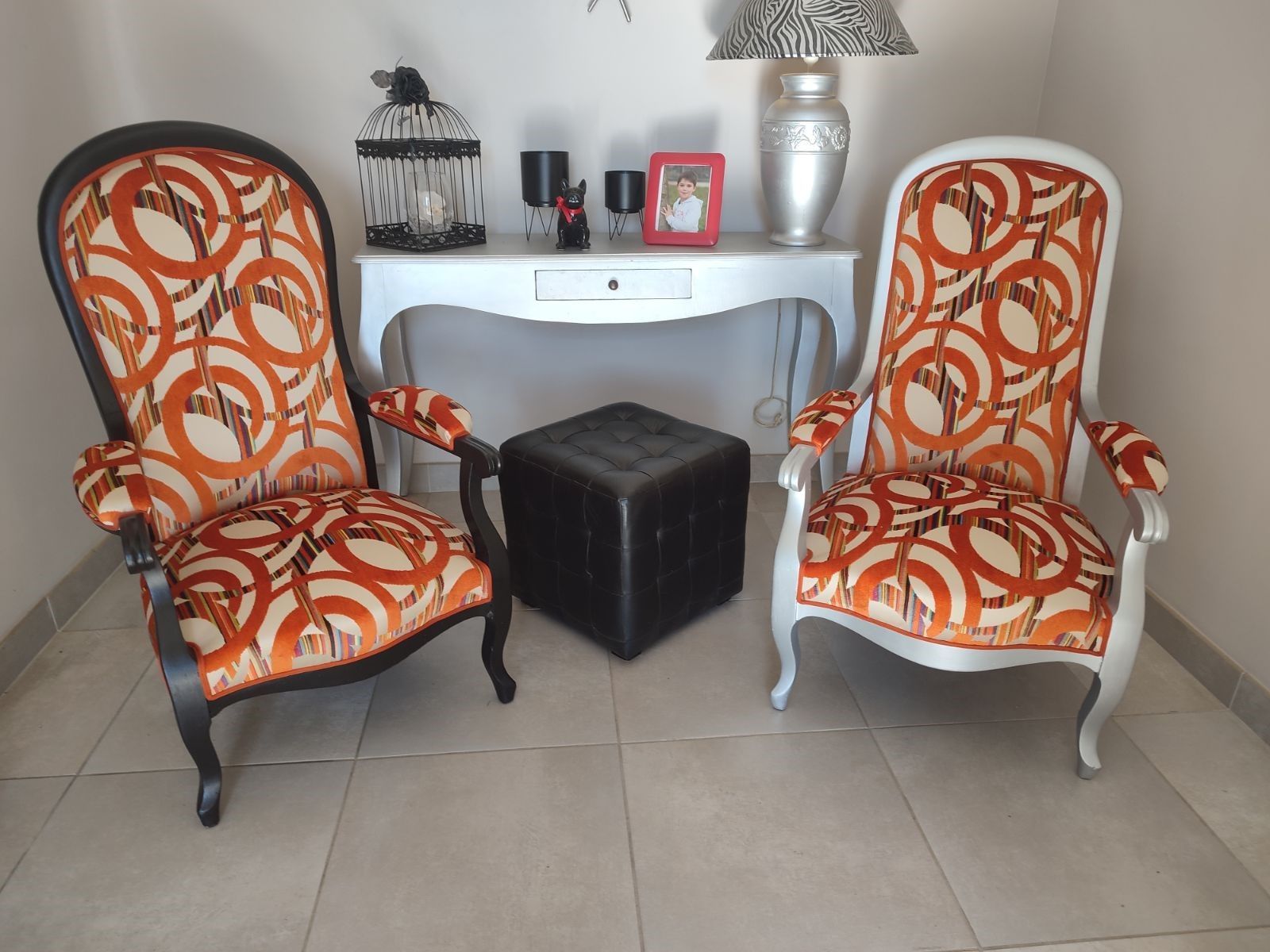 Duo de fauteuil avec motifs orange