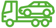 Dépanneuse verte transportant une voiture verte sur son plateau