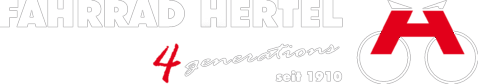 Logo für Fahrrad Hertel mit roter und weißer Schrift und einem stilisierten „A“-Symbol, das auf vier Generationen von Dienstleistern seit 1910 hinweist.