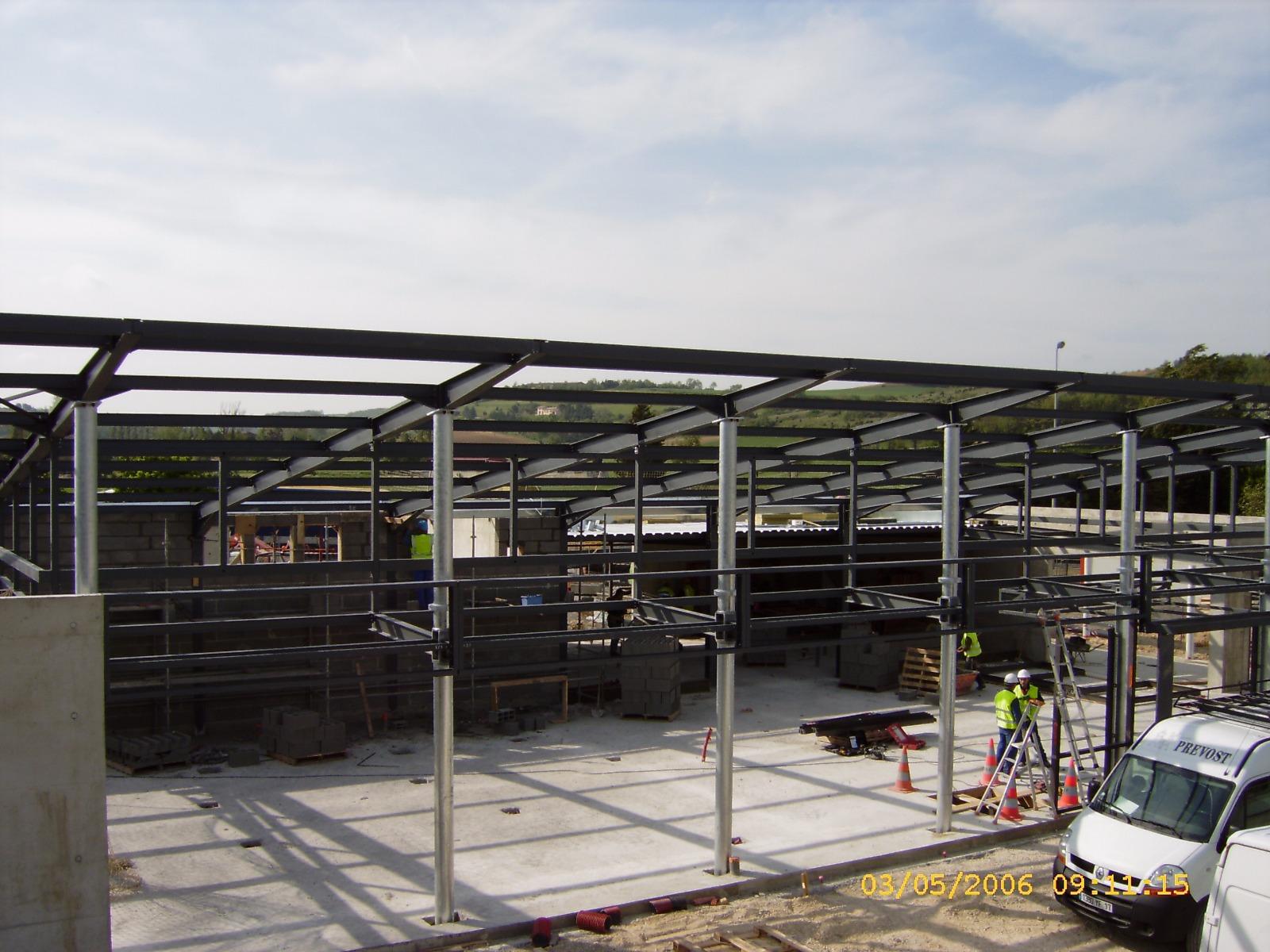 Bâtiment métallique