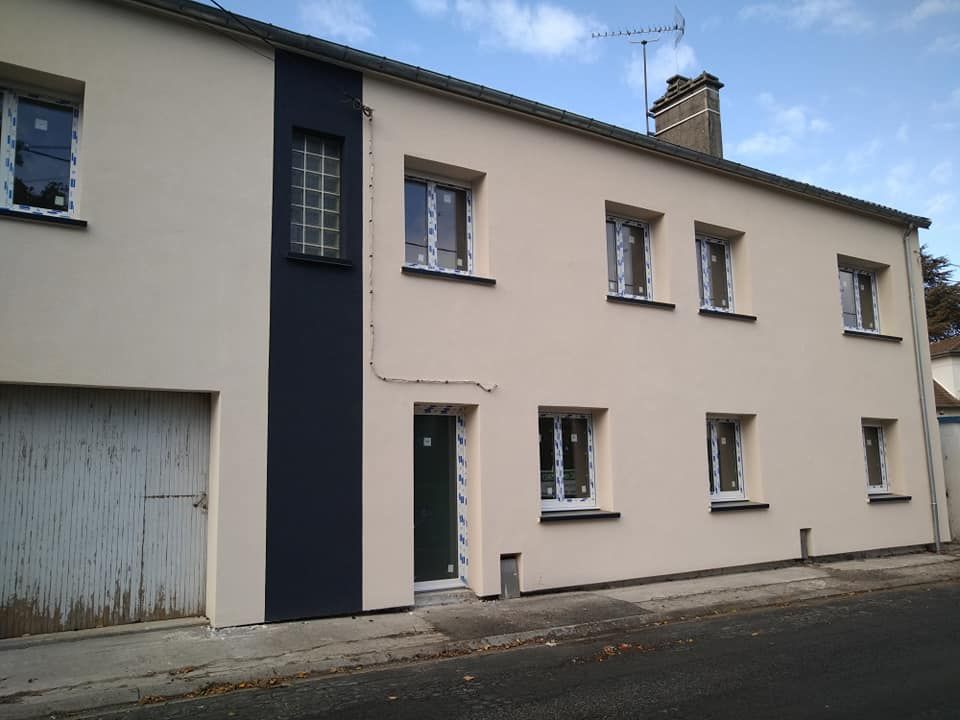 Façade d'une maison mitoyenne rénovée