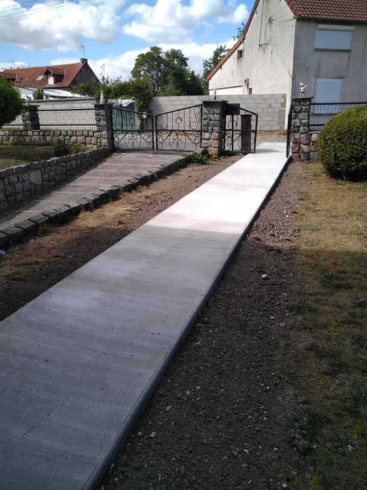 Une allée de jardin