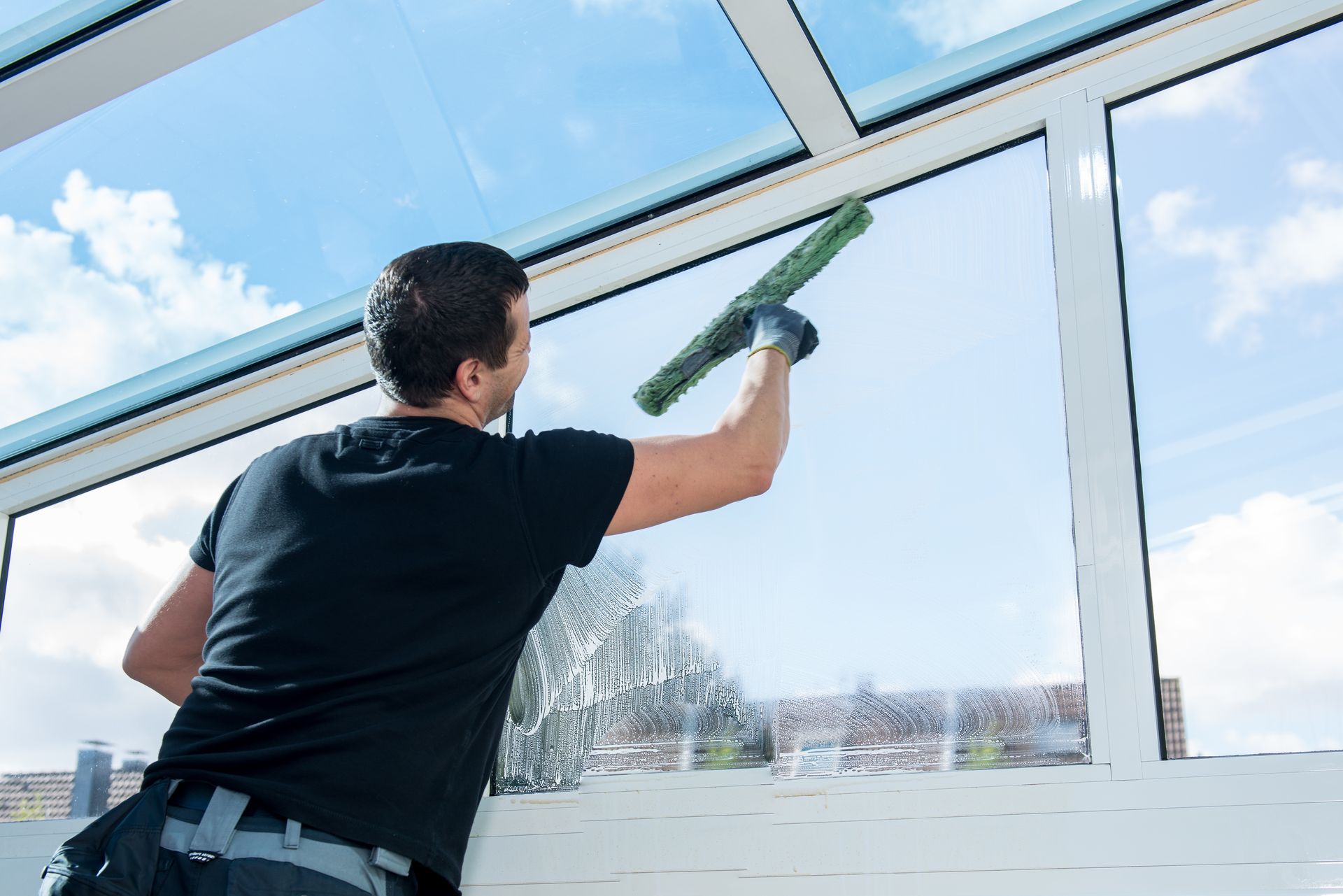 Technicien pour nettoyage de vitres