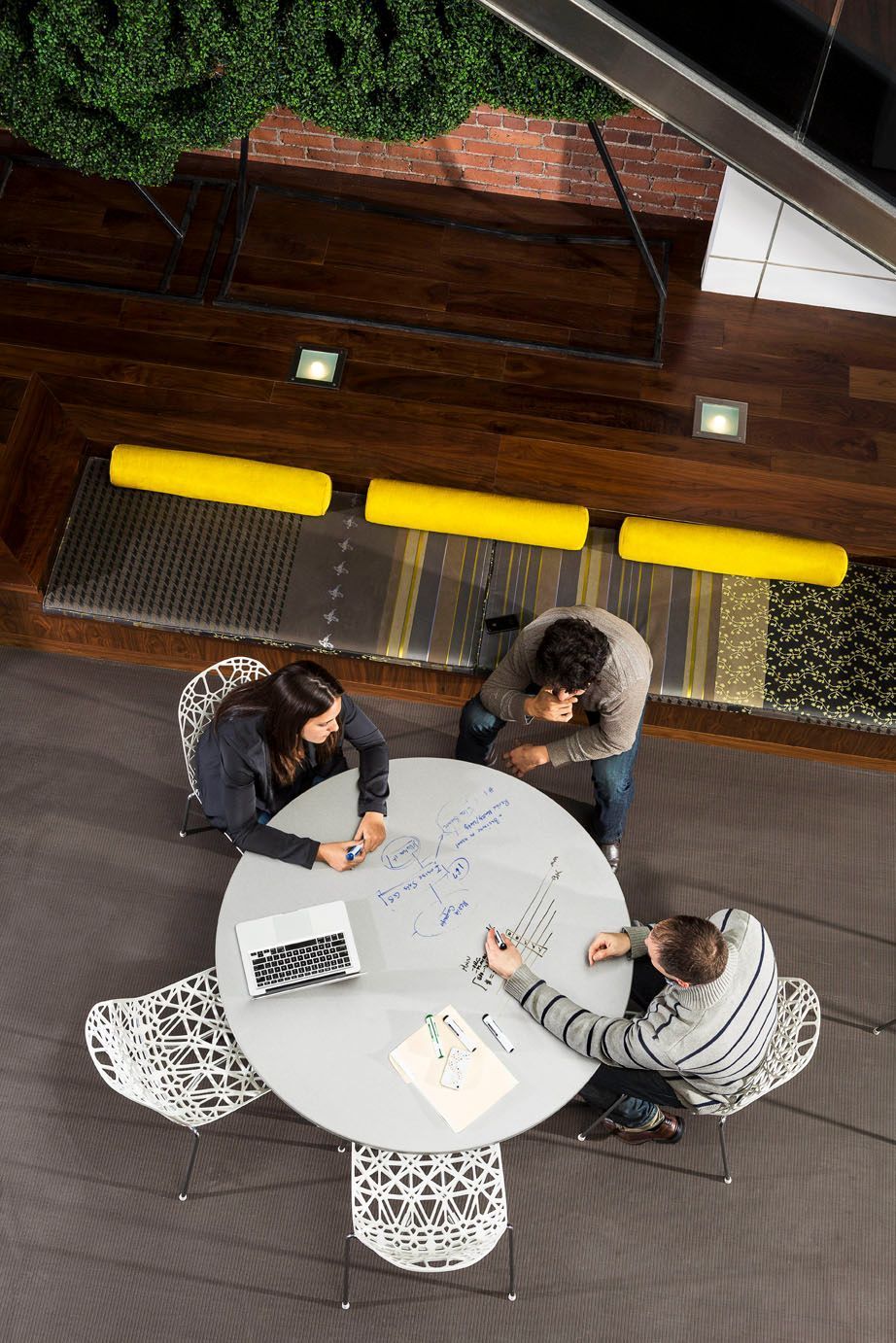 Auf Tisch schreiben für Büro - IdeaPaint - zmaler.ch Simon Wyss - Zürich 2