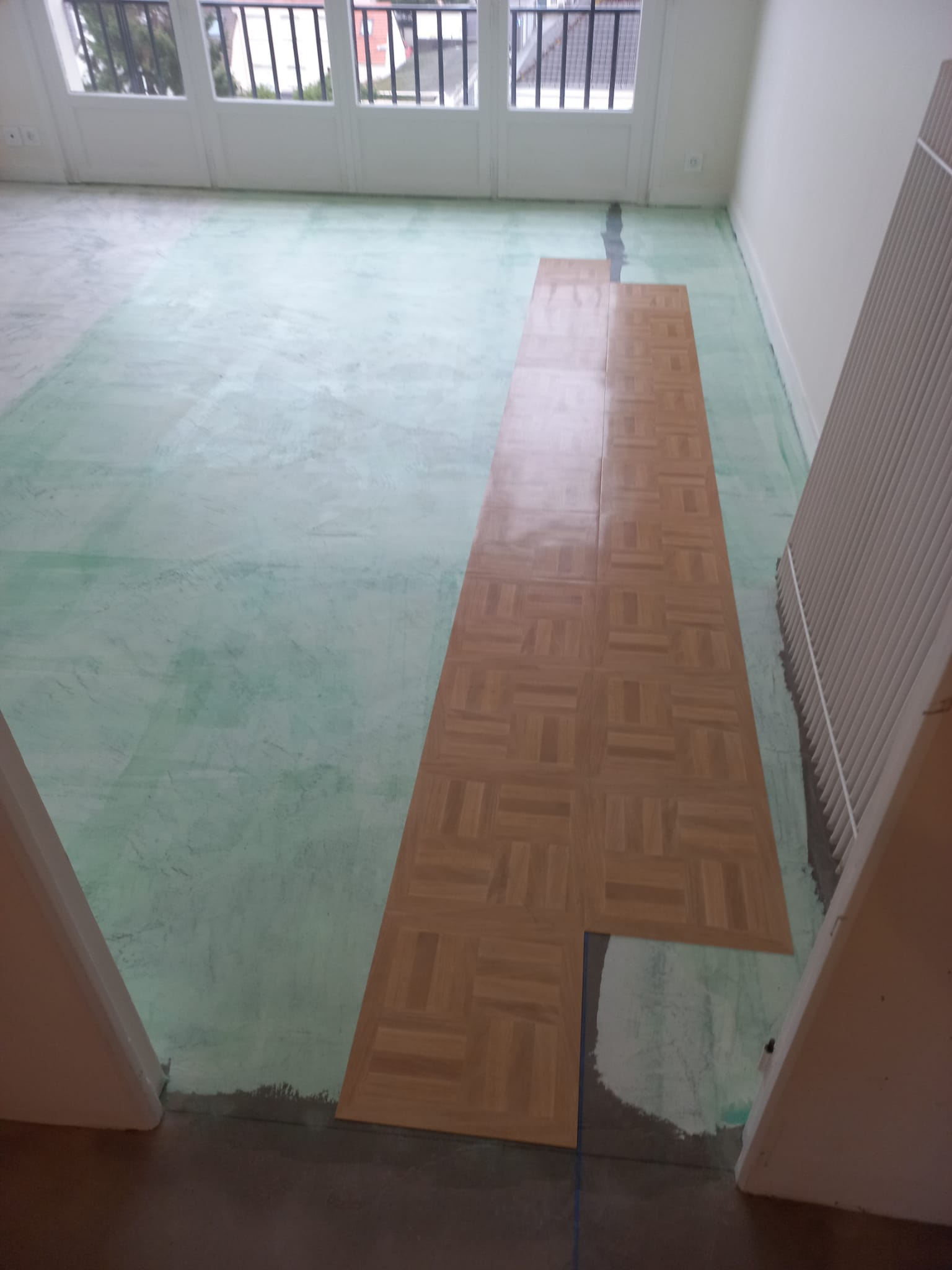 Pose de dalles vinyle