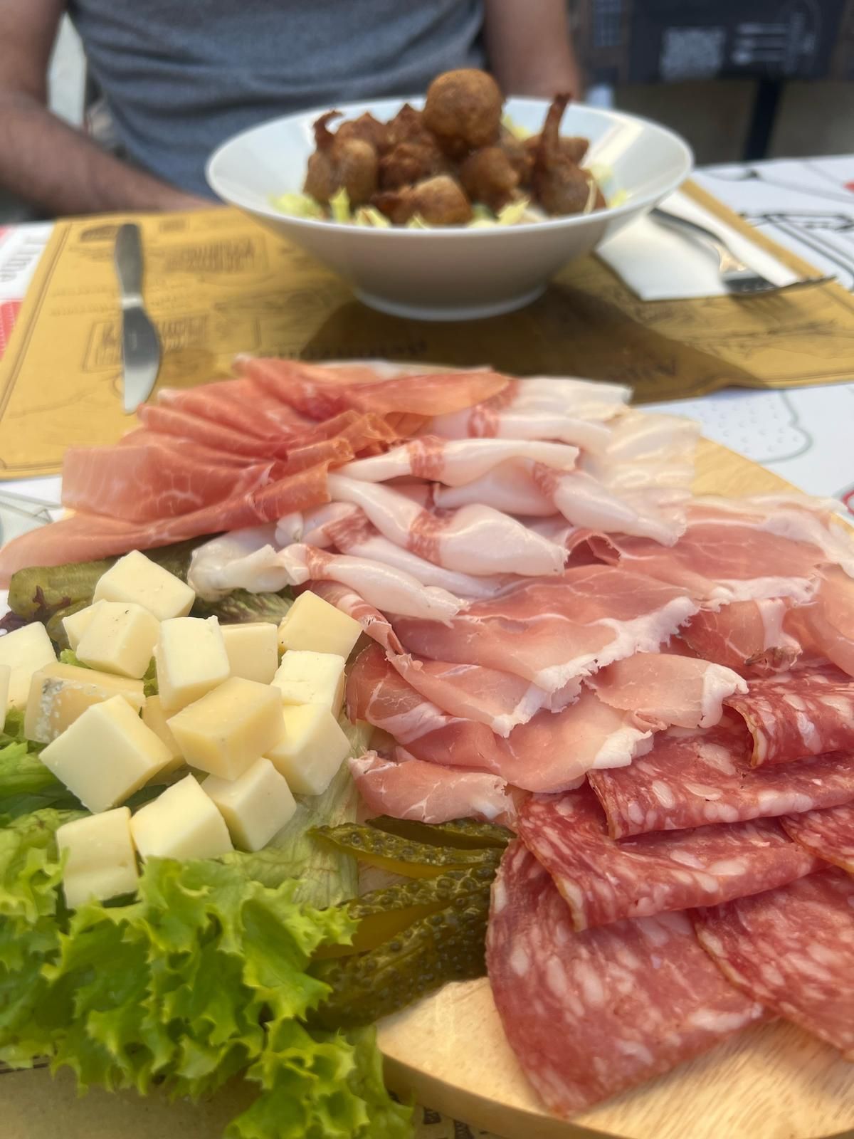 Tagliere con affettatati e formaggi