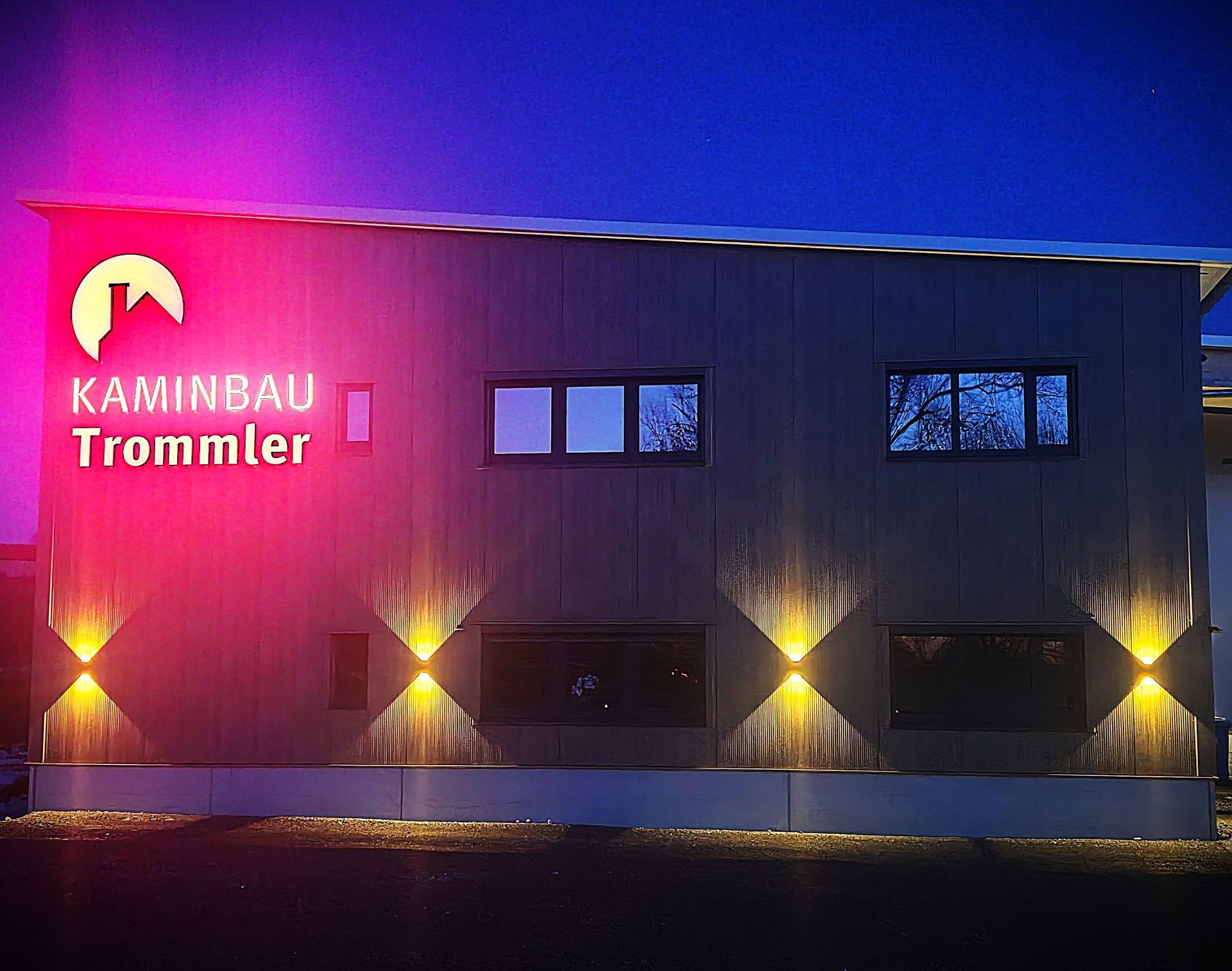 Kaminbau Trommler Bürogebäude