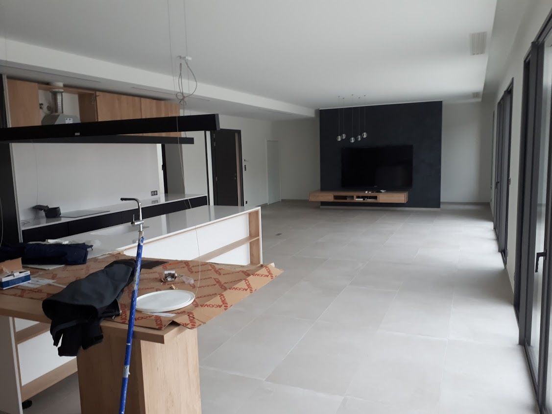 Travaux dans une cuisine ouverte