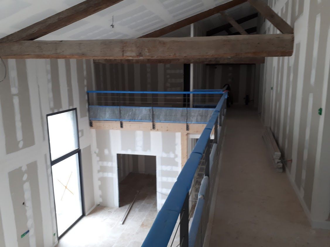 Travaux depuis une mezzanine