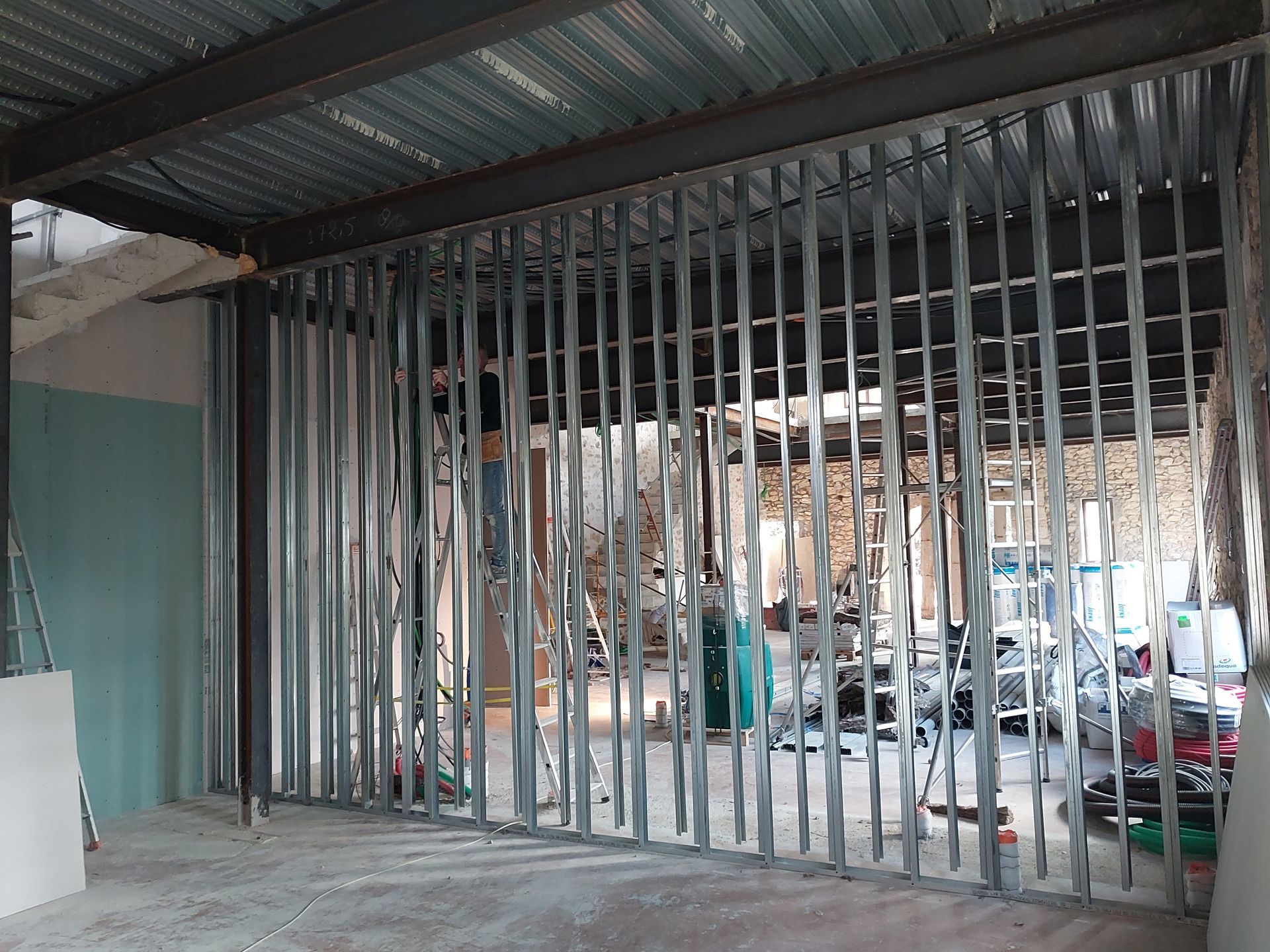 Cloisons avant l'installation du plâtre