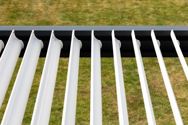 Lamellendach einer Pergola