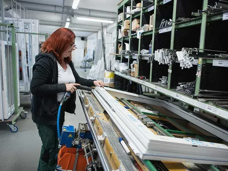 Produktionsarbeit bei Sonnenschutz Kottmar