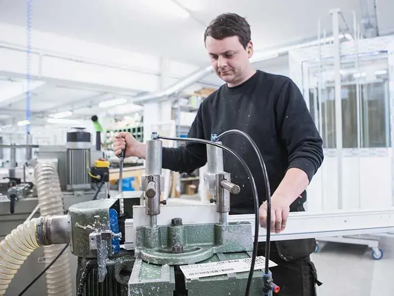 Produktionsarbeit bei Sonnenschutz Kottmar