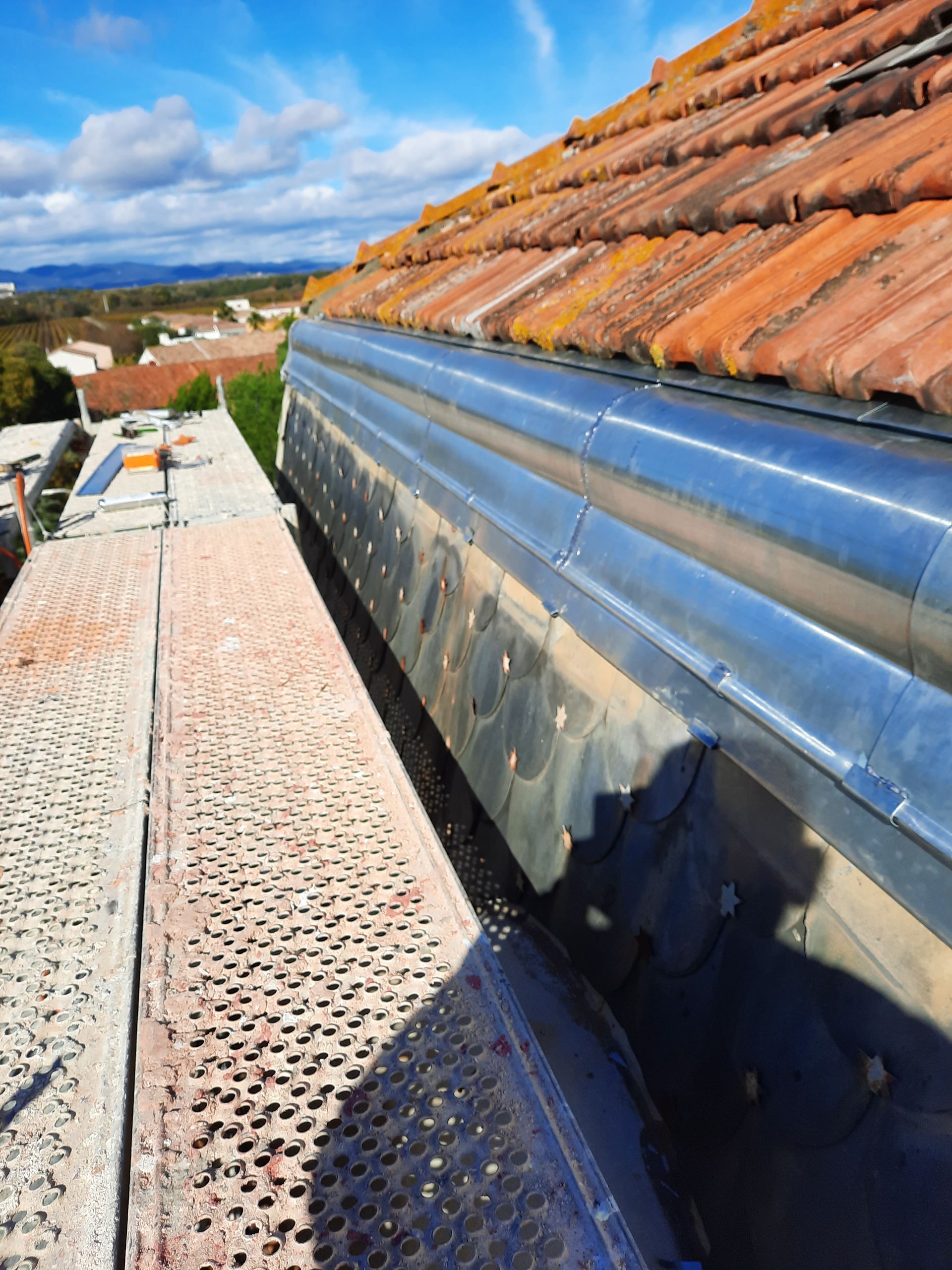 Gouttière en construction