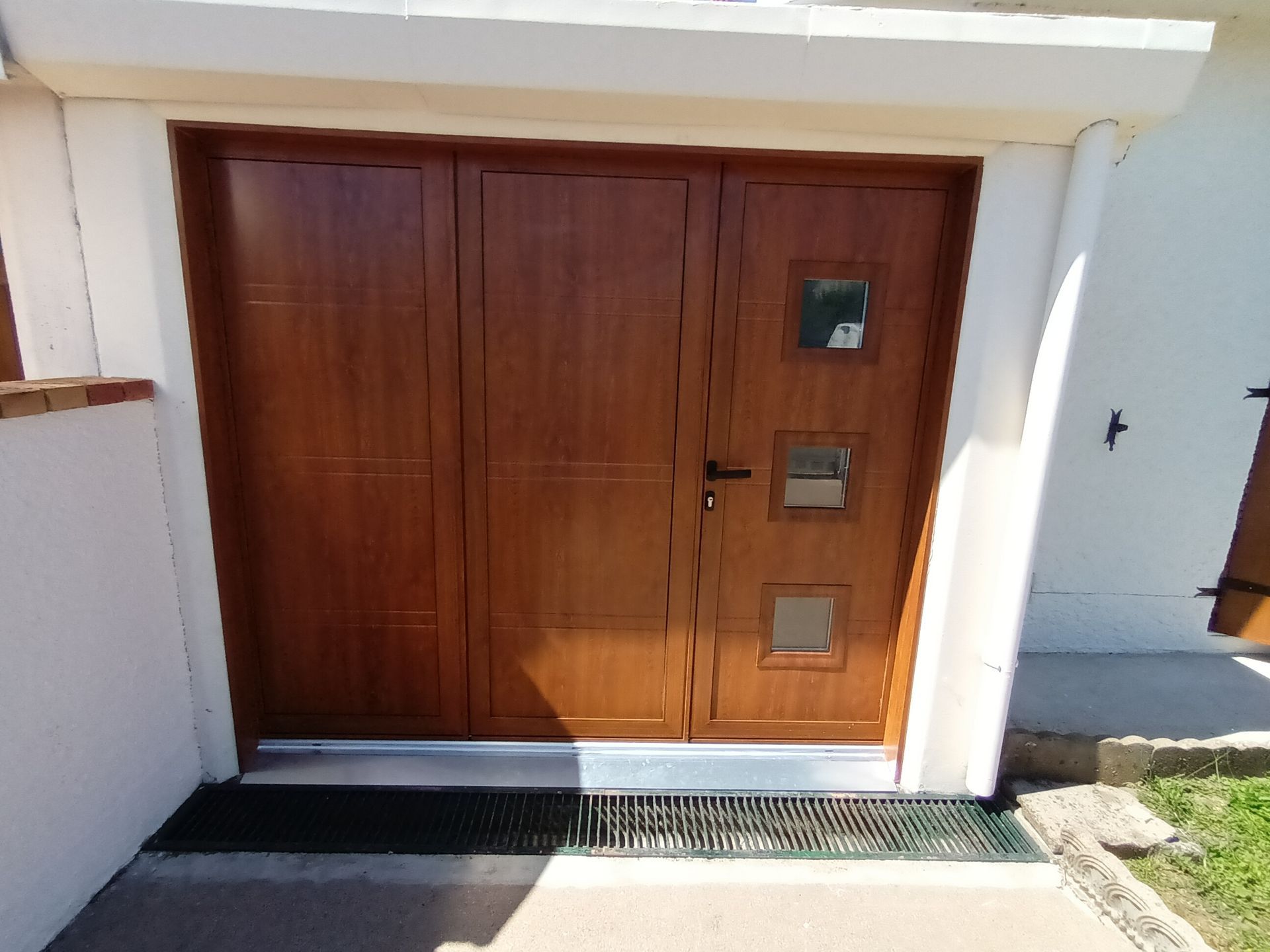 Porte de garage en bois